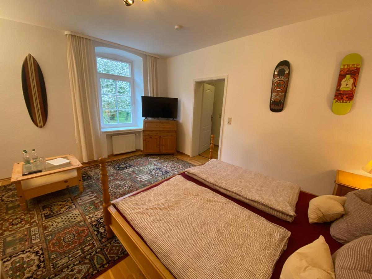 Bed and Breakfast Felsenmuehle Neuleiningen Экстерьер фото